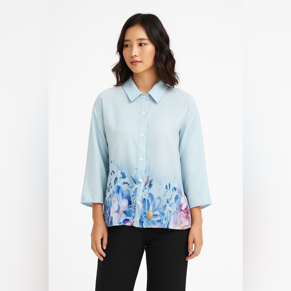Light Blue Floral Button-Up Blouse Size M 100% Polyester New without tag
Mt7